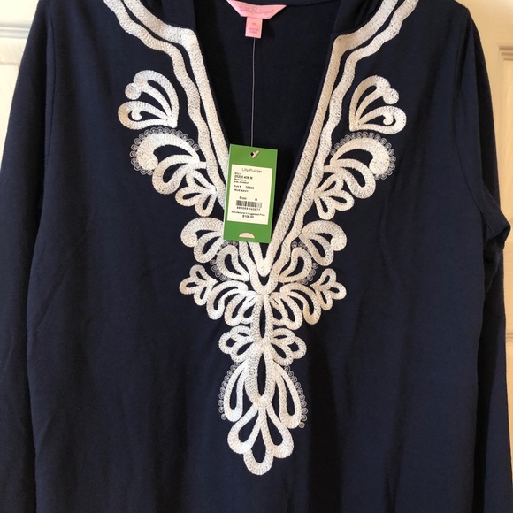 ❌SOLD❌Lilly Pulitzer Shel Coverup - Picture 3 of 8